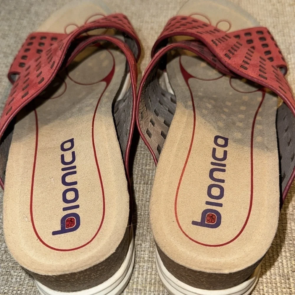 Bionica Womens 10M Comfort Red Sandals Leather Slides Platform Wedge Laser Cut